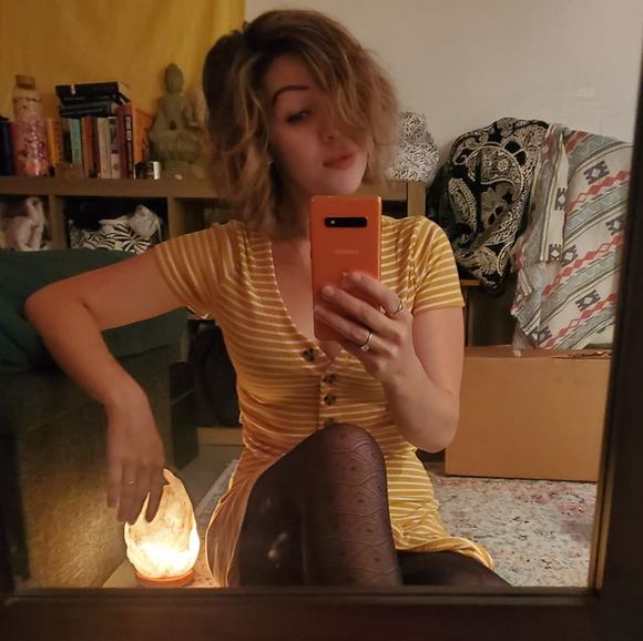 Meet your Posher, Ash - Picture 1 of 1